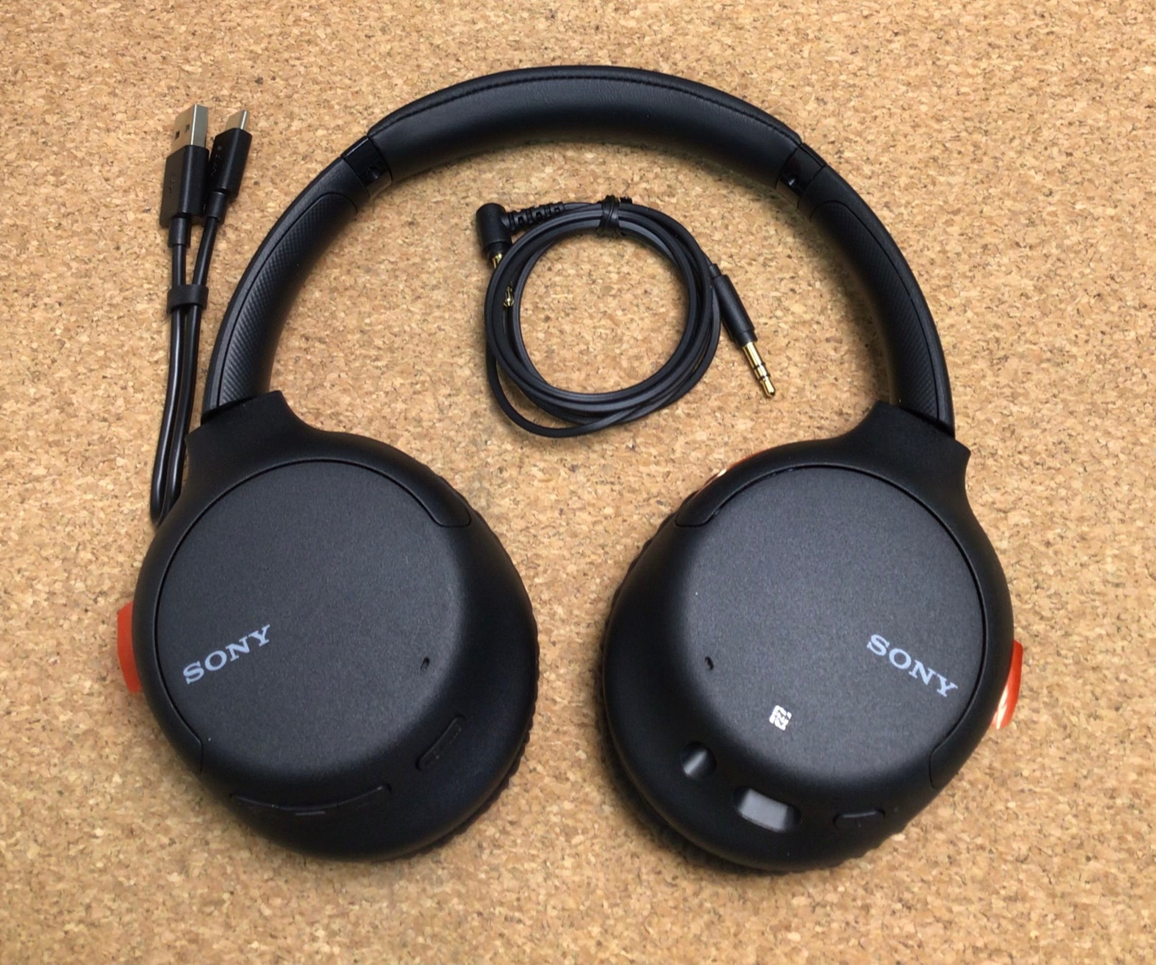 Sony Noise Cancelling Headphones WHCH710N: Wireless Bluetooth * Tested/Working* (7868772876526)